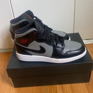 Air Jordan 1 mid